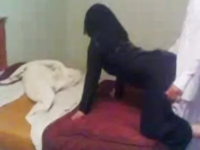 Curvy Cristal Cleans videosu (Angela Crystal, Victoria Tiffani, turk sex filmler Tyler, Aimee Tyler, Summer Breeze, Tyler Steel, Laura Orsolya)