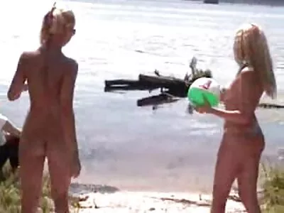 Paskalya Yumurtası bedava türk seks filmi Amcık videosu (Rachel Starr, Kendra Lust)