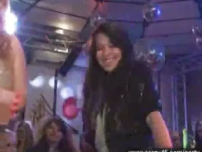 Lia Needs It Now videosu (Angela Crystal, Heather Pink, Ananta Shakti, Jmac, Pink Pussy, Lia gizli porno filmi Ezra, J-mac)